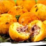 173 - Bolinho de carne seca com aipim
