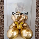 Arranjo de mesa transparente com bexigas