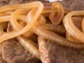 Adicional de bife bovino acebolado