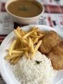 Fil� de peixe com batata frita