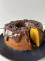 BOLO DE CENOURA COM COBERTURA DE CHOCOLATE