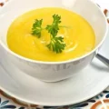 Caldo de Mandioquinha Salsa
