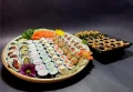 combinado 100 pe�as sushis variados premium + coca 2l serve 3 pessoas