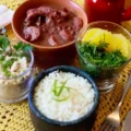Feijoada + Farofa + Arroz + Couve e laranja