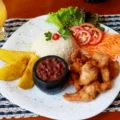 Tirinhas de Frango + Feij�o + Fritas + Arroz