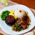 Frango + Quiabo + Feij�o + Couve + Angu