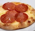 Esfiha Pepperoni com Mussarela