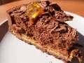 Torta Trufada De Maracuja Com Chocolate (fatia)