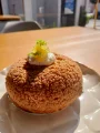 CHOUXCREAM COMPOTA DE ABACAXI, RASPAS DE LIMÃO E CREME LEGERE DE COCO