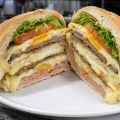 49. Triplo Egg Salada