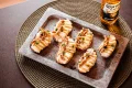 Bruschetta (Abobrinha shimeji e cream cheese)