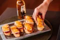 Bruschetta (Parma, Brie e damasco)