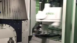 Robo SCARA HIWIN aplicado em Centro de Usinagem