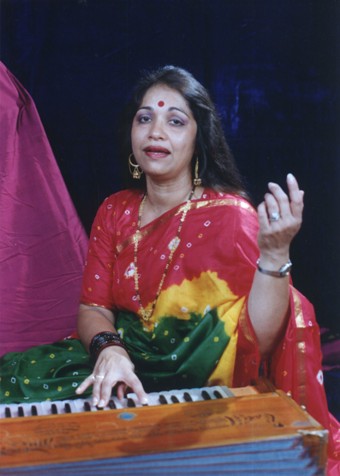 Apresentações Musicais - APRESENTAÇÃO DE MÚSICA INDIANA - Meeta ...